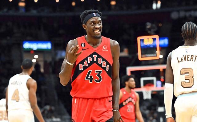 西亚卡姆在TL比赛中表现优异,战术调整引发热议! 西亚卡姆在TL比赛中表现优异,战术调整引发热议!